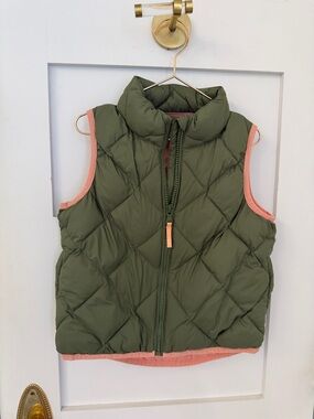 Little girls XS Vineyard Vines Olive Green Quilted Puffer Vest with Pink Trim